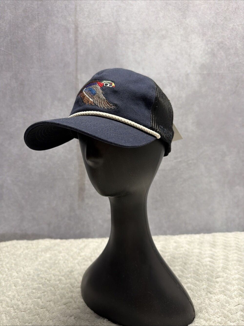 Drake Waterfowl Retro Wood Duck Rope Trucker Hat Navy Blue Mesh Back  - New